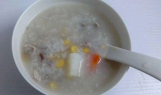 小时候吃的玉米粥怎么做(我们小时候吃那个玉米饭怎么做)