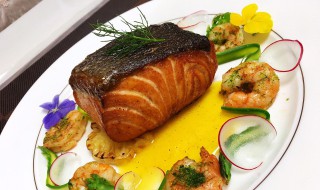 柠檬黄油煎三文鱼的做法 柠檬黄油煎三文鱼的做法视频