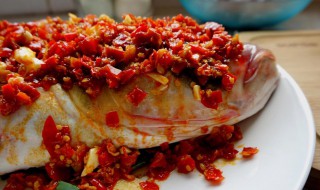 做辣椒鱼的方法（怎样制作不用辣椒又好吃的鱼）