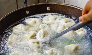 怎么煮饺子不粘锅不破皮 怎么煮饺子不粘锅不破皮窍门