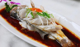 清蒸鳊鱼的做法（清蒸鳊鱼的做法蒸几分钟）