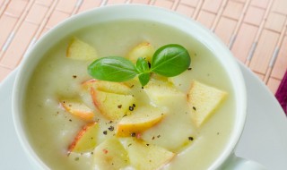 苹果简单美食做法（苹果怎样做美食）