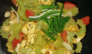 西红柿苦瓜炒蛋怎么做(西红柿苦瓜炒蛋做法)