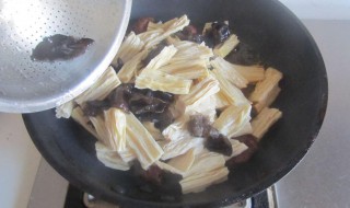 腐竹炒腊肉怎么做 腐竹炒腊肉怎么做视频