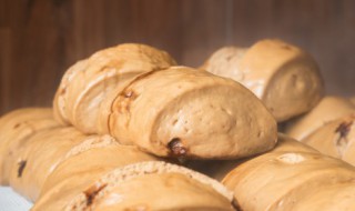 馒头蒸成了咖啡色还能吃吗（馒头蒸成了咖啡色还能吃吗视频）