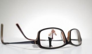 眼镜英语怎么说 眼镜英语怎么说谐音读音