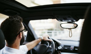 自动挡的车怎么起步 自动挡的车怎么起步倒车