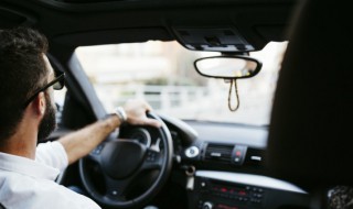 特斯拉怎么启动和熄火 特斯拉怎么启动和熄火只有卡片