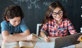 摸怎么读（攥怎么读）