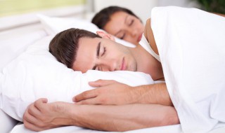 梦见被人追赶拼命逃跑是什么征兆 梦见被人追赶拼命逃跑并有人帮助