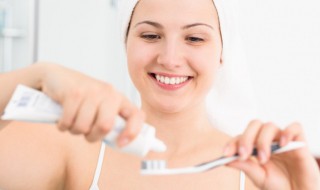 怎样正确的刷牙（怎样正确的刷牙齿）