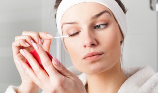 卸妆的正确步骤（卸妆的流程和注意事项）