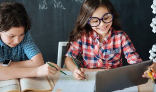 小学生正确的握笔姿势（小学生正确的握笔姿势儿歌）