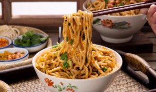 玉米面条做法 玉米面条做法视频