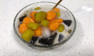 龟苓膏芋圆椰奶的做法（龟苓膏芋圆纯牛奶做法）