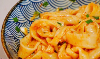 陕西油泼面的做法（陕西油泼面的做法及配料酱汁秘方）