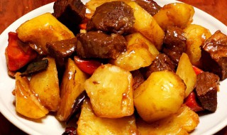 私房土豆烧牛肉的做法（土豆烧牛肉家庭做法）