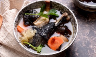 黄焖鸡的简单做法（黄焖鸡的简单做法大全集）