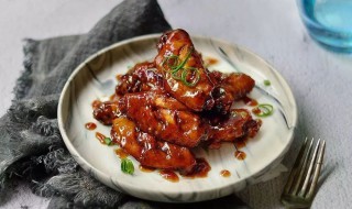 琥珀三杯鸡翅的做法（琥珀三杯鸡翅的做法窍门）