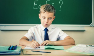 水天一色什么意思 词语水天一色什么意思