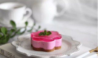 牛奶慕斯蛋糕的做法及步骤(奶油慕斯蛋糕的做法)