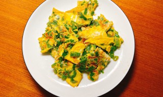 青椒鸡蛋饼的做法（青椒鸡蛋饼的做法视频教程窍门）