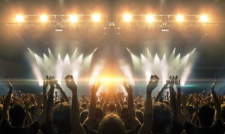 秋天多么美歌词（秋天多么美歌词图片）