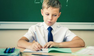 关于秋天的拟人句（关于秋天的拟人句大全）