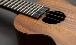 把你的名字写在烟上吸进肺里歌词 把你的名字写在烟里吸进肺里这是什么歌