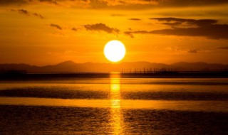 太阳的歌词 红红的太阳的歌词