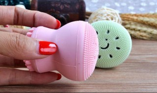 双头洁面刷怎么用（双头洁面刷头怎么使用）