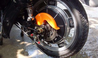 电动车带碟刹还是不带碟刹好(带碟刹的电动车好不好)