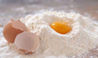 低筋面粉和高筋面粉的区别（低筋面粉和高筋面粉的区别在哪里）