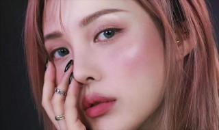 3ce眼影盘怎么用好看（3ce眼影盘怎么用好看又便宜）