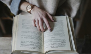 再别康桥各个事物表示什么(再别康桥中自喻的事物是)