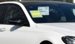 踩刹车雾灯刹车灯一起亮 踩刹车刹车灯和小灯一起亮