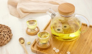 荷叶和菊花能一起泡吗 荷叶能不能和菊花泡在一起喝呢