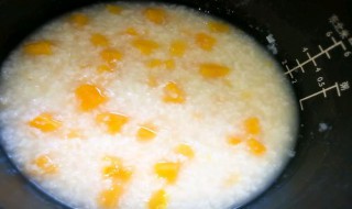 红薯青菜粥教程 红薯蔬菜粥的做法