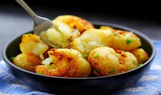 小葱拌土豆怎么做（葱香小土豆怎么做好吃窍门）