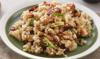 腊味酱油炒饭怎么做（腊味酱油炒饭怎么做的）