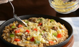 红酒牛肉蔬菜焗饭怎么做（红酒牛肉蔬菜焗饭怎么做好吃）