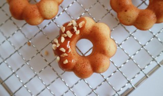 焦糖香蕉花环包怎么做