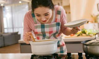 鲜茄牛尾汤怎么做（牛尾蕃茄汤的做法）