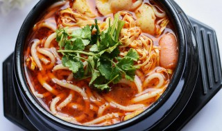 云南特色美食介绍（云南特色美食介绍作文）