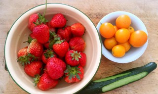 草莓黄瓜怎么做(草莓黄瓜怎么做才好吃)
