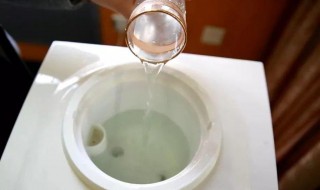 小苏打快速清洗饮水机的方法 小苏打快速清洗饮水机的方法是