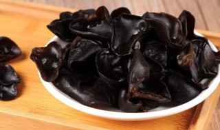 木耳为什么要焯水(木耳为什么要焯水才能吃)