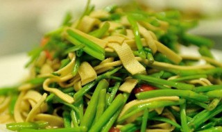芹菜炒豆皮怎么做 芹菜炒豆皮怎么做的
