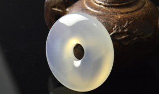 玉髓为什么要泡水里（玉髓为什么要泡水里保养）