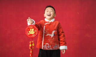 春节的传说故事 春节的传说故事简短30字